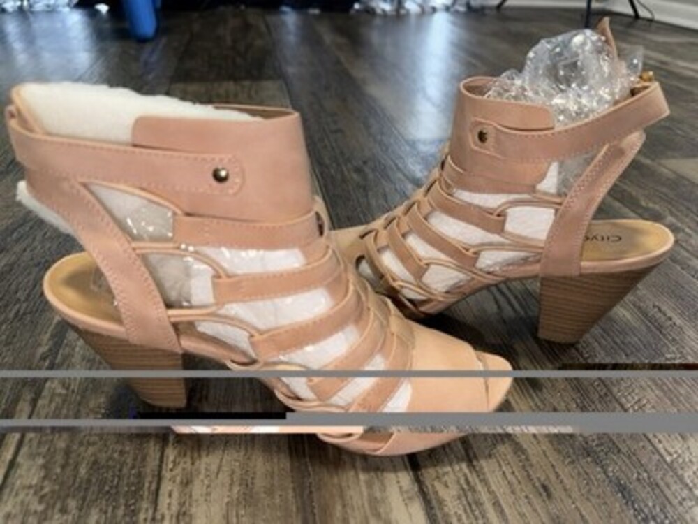 City Classified Beige Faux Leather Strappy Block Sandals Buckle Women’s US 7.5